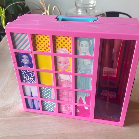 Barbie Other - 2019 Barbie Mattel Pink Folding Dream Closet Wardrobe Carry Case USED